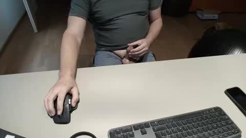 Snapshot of happybugger chatting on 26, 10, 2025 Cum for you online show from 26, 10, 2025