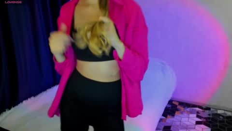 Snapshot of happystephanie chatting on 21, 12, 2024 Stephanie online show from 21, 12, 2024