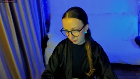 Snapshot of happystephanie chatting on 28, 11, 2025 Stephanie online show from 28, 11, 2025