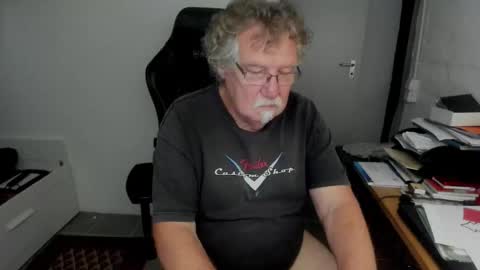 Snapshot of harleyl1 chatting on 22, 9, 2025 Manni online show from 22, 9, 2025