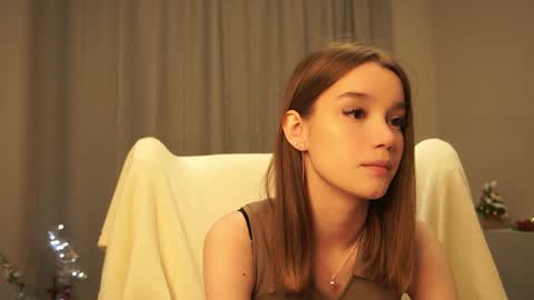 Snapshot of harrieteasley chatting on 29, 1, 2025 Call Me Tate its my fourth day here i hope we can to be friends and not only online show from 29, 1, 2025