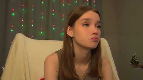 Snapshot of harrieteasley chatting on 3, 2, 2025 Call Me Tate its my fourth day here i hope we can to be friends and not only online show from 3, 2, 2025