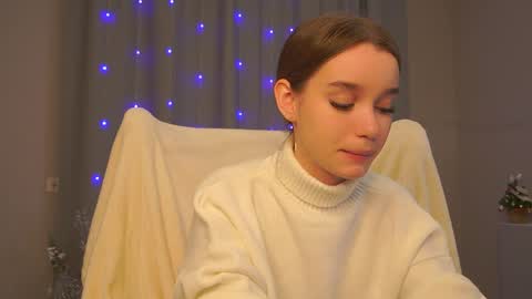 Snapshot of harrieteasley chatting on 4, 2, 2025 Call Me Tate its my fourth day here i hope we can to be friends and not only online show from 4, 2, 2025