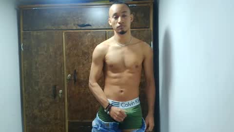 Snapshot of harry_benson_hot chatting on 20, 9, 2025 david escobarz insta..gram online show from 20, 9, 2025