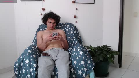 Snapshot of harry_sky chatting on 5, 2, 2025 Harry Sky online show from 5, 2, 2025