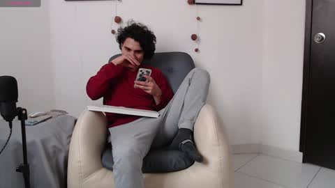Snapshot of harry_sky chatting on 6, 2, 2025 Harry Sky online show from 6, 2, 2025
