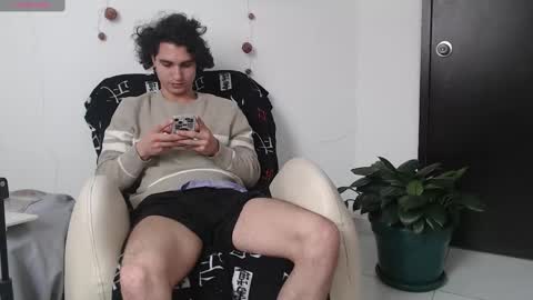 Snapshot of harry_sky chatting on 12, 2, 2025 Harry Sky online show from 12, 2, 2025