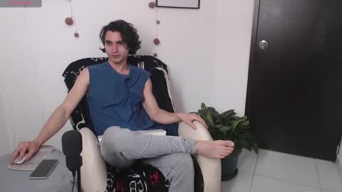 Snapshot of harry_sky chatting on 19, 2, 2025 Harry Sky online show from 19, 2, 2025