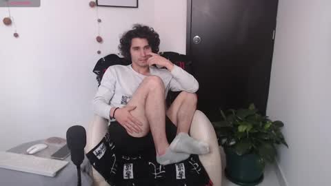 Snapshot of harry_sky chatting on 20, 2, 2025 Harry Sky online show from 20, 2, 2025
