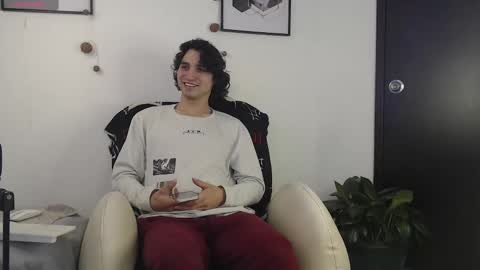 Snapshot of harry_sky chatting on 24, 2, 2025 Harry Sky online show from 24, 2, 2025