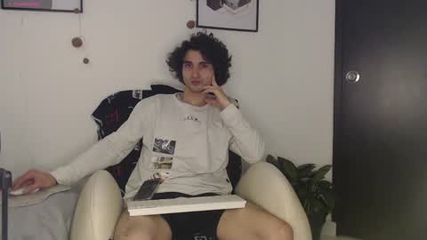 Snapshot of harry_sky chatting on 25, 2, 2025 Harry Sky online show from 25, 2, 2025