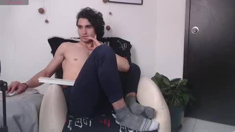 Snapshot of harry_sky chatting on 25, 2, 2025 Harry Sky online show from 25, 2, 2025