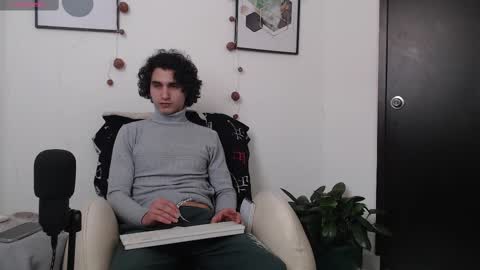 Snapshot of harry_sky chatting on 3, 3, 2025 Harry Sky online show from 3, 3, 2025