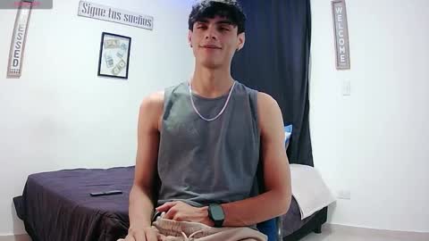 Snapshot of harrythomson1 chatting on 30, 10, 2025 harry thomson online show from 30, 10, 2025