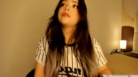 Snapshot of has_gonzalezz chatting on 20, 4, 2026 has_gonzalezz online show from 20, 4, 2026