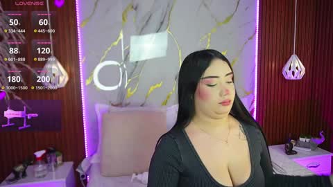 Snapshot of hay1_ chatting on 14, 12, 2024 haylie See you tonight at 8pm Colombia time online show from 14, 12, 2024