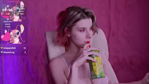 Snapshot of haylaamber chatting on 2, 2, 2025 haylaamber online show from 2, 2, 2025