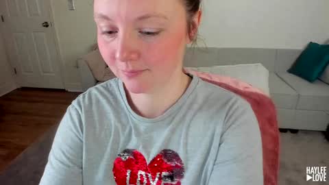 Snapshot of haylee_love chatting on 6, 2, 2026 Haylee Love online show from 6, 2, 2026