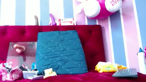 hayley miller online show from 14, 12, 2025