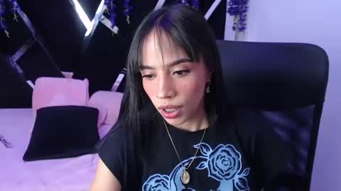 hazel_18_ online show from 11, 4, 2026