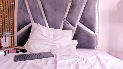  Hazel  online show from 17, 2, 2025