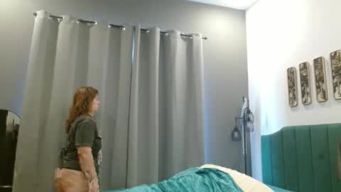 Snapshot of hazel_skye chatting on 6, 4, 2026 Hazel online show from 6, 4, 2026