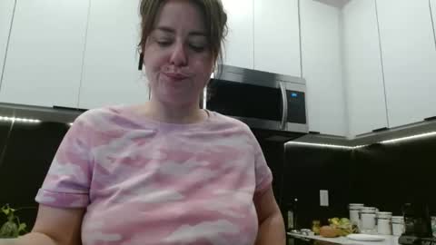 Snapshot of hazel_skye chatting on 8, 4, 2026 Hazel online show from 8, 4, 2026