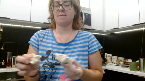 Snapshot of hazel_skye chatting on 4, 8, 2026 Hazel online show from 4, 8, 2026