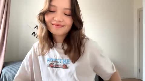 Snapshot of hazelhartshorn chatting on 26, 4, 2026 Kira online show from 26, 4, 2026