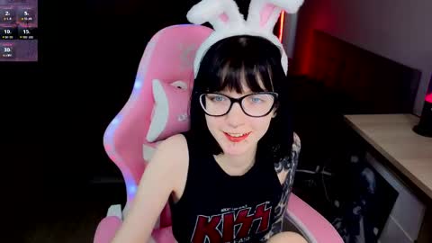 Snapshot of hazeltompson chatting on 8, 4, 2026 hazeltompson online show from 8, 4, 2026