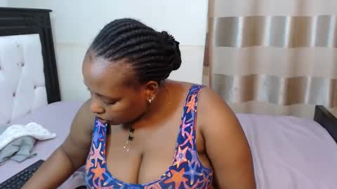 Snapshot of heatherjee chatting on 27, 10, 2025 Heather online show from 27, 10, 2025