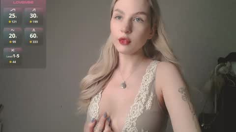 Snapshot of heavenlysky_ chatting on 10, 4, 2026 Akemi instinthemoodforlooove online show from 10, 4, 2026