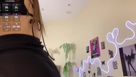 heavenmoth online show from 15, 3, 2026