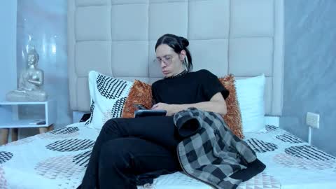 Keira Hecate online show from 28, 2, 2026