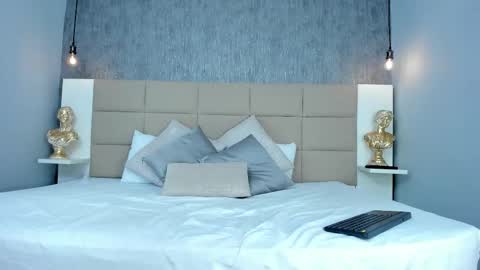 Keira Hecate online show from 12, 3, 2026