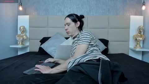 Keira Hecate online show from 30, 4, 2026