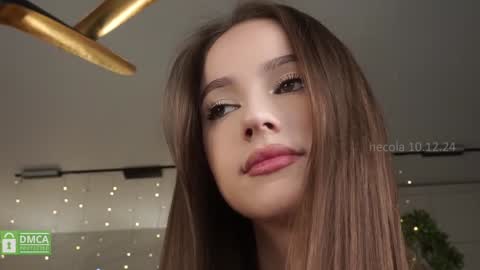 Snapshot of hecola chatting on 10, 12, 2024 Nika next stream  200pm GMT online show from 10, 12, 2024