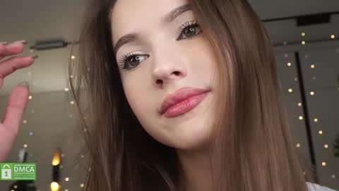 Snapshot of hecola chatting on 26, 12, 2024 Nika next stream  200pm GMT online show from 26, 12, 2024