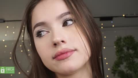 Snapshot of hecola chatting on 26, 12, 2024 Nika next stream  200pm GMT online show from 26, 12, 2024