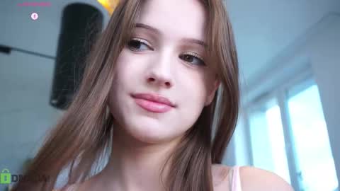 Snapshot of hecola chatting on 27, 9, 2025 Nika next stream  200pm GMT online show from 27, 9, 2025