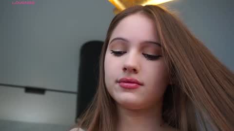 Snapshot of hecola chatting on 2, 11, 2025 Nika next stream  200pm GMT online show from 2, 11, 2025