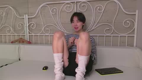 Snapshot of heejinwang chatting on 16, 10, 2025 HEEJIN online show from 16, 10, 2025