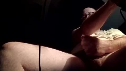 Snapshot of heguy46 chatting on 12, 10, 2025 heguy46 online show from 12, 10, 2025