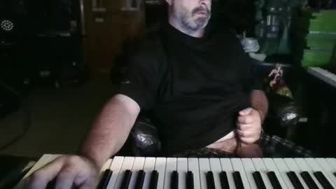 Snapshot of heguy46 chatting on 25, 5, 2026 heguy46 online show from 25, 5, 2026