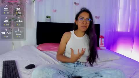 heidi_feuer online show from 26, 9, 2025