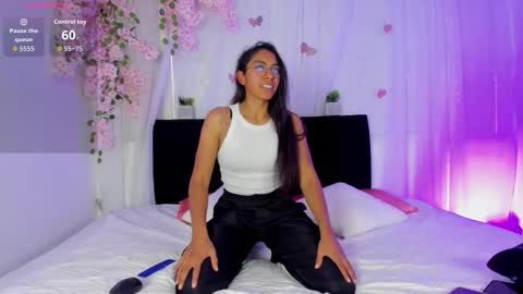 heidi_feuer online show from 29, 9, 2025