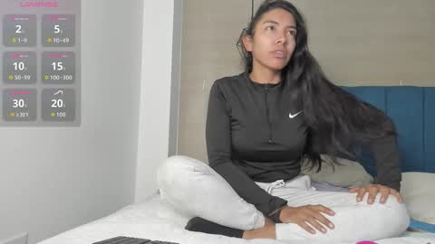 heidi_feuer online show from 14, 10, 2025