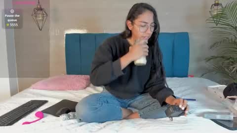 heidi_feuer online show from 28, 10, 2025