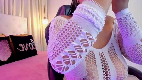              online show from 28, 10, 2025