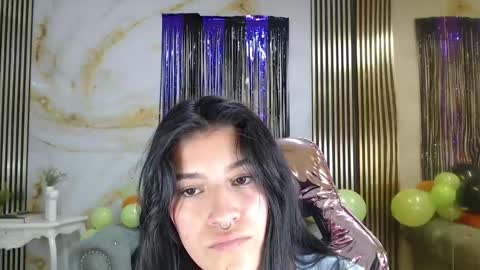 Snapshot of helena1_s chatting on 1, 11, 2025 helena1_s online show from 1, 11, 2025